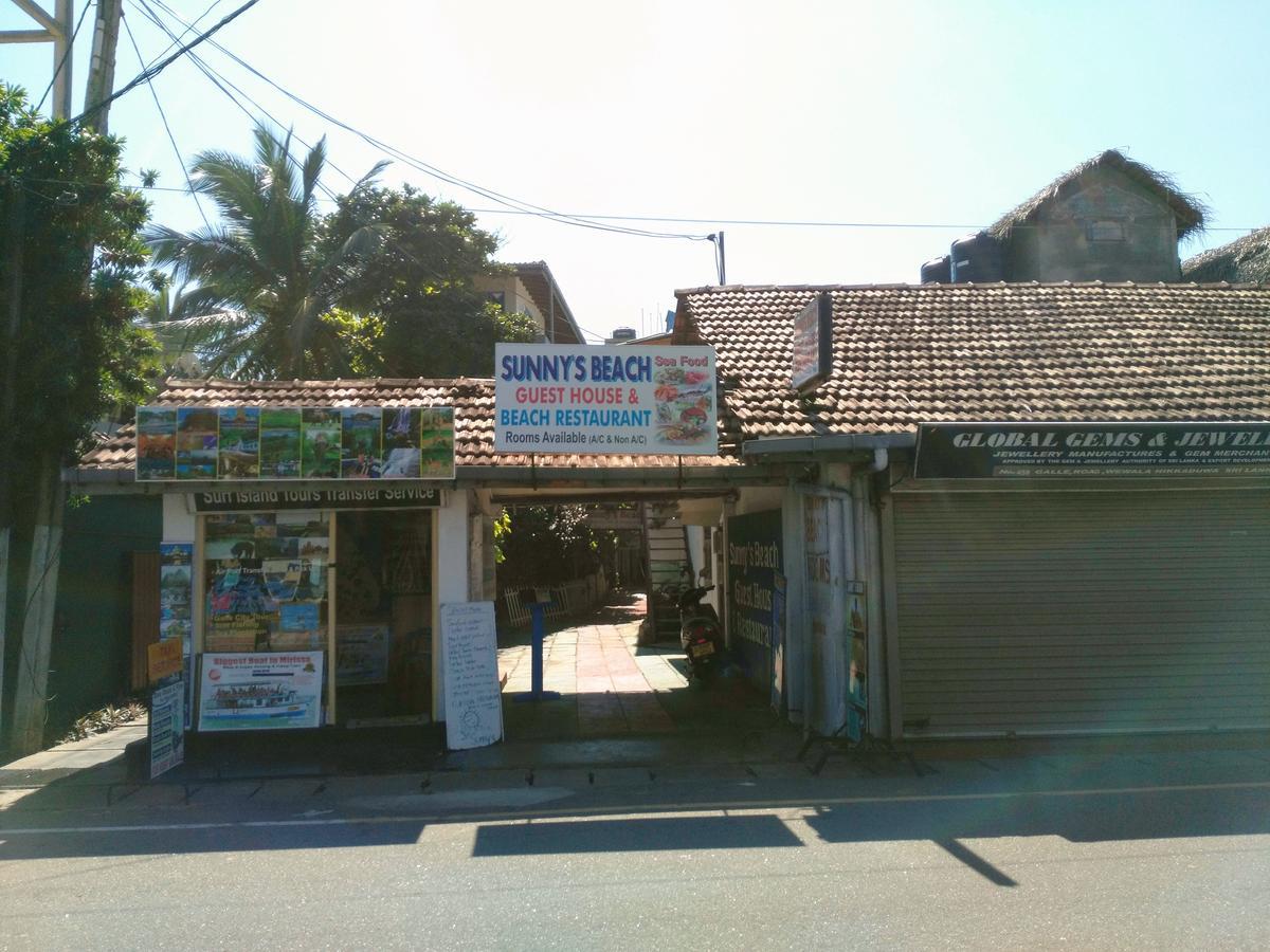 Sunnys Beach Guest House Hikkaduwa Exterior photo